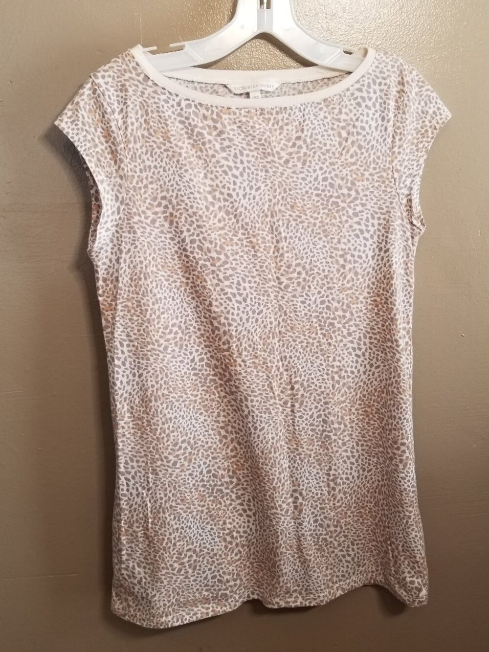 Victoria's Secret Leopard Print Cap Sleeve Shirt, Small